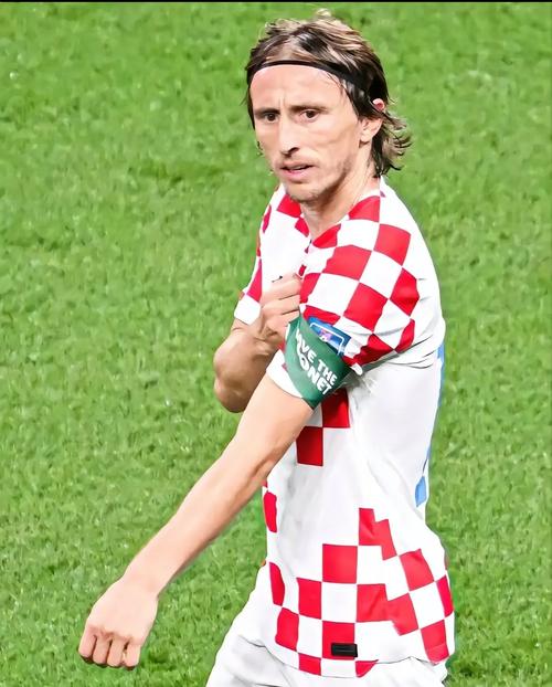 熊猫杯：拜合拉木失单刀 U22国足首战不敌越南队