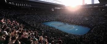 足协杯赛前举办垫场赛，张凌峰等四名成年球员对阵五十名小球员